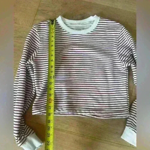 Pull & Bear Women’s Cropped striped Crew Neck Sweatshirt. Size small. - Picture 4 of 4
